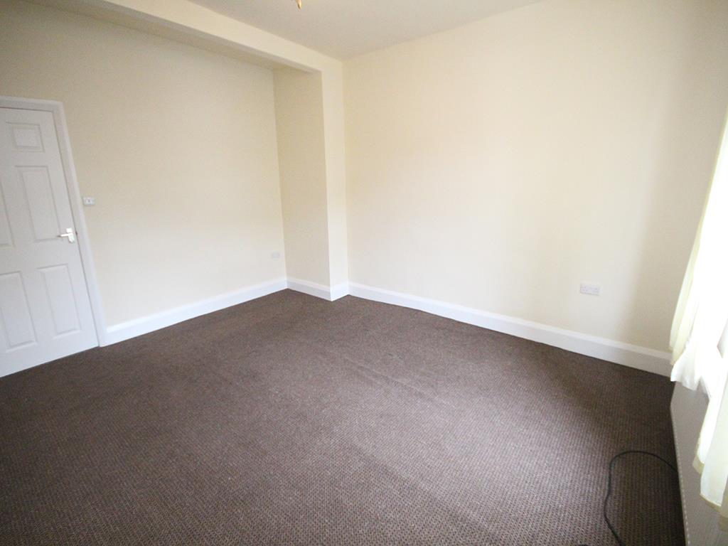 3 bedroom mid terrace house To Let in Barnoldswick - 2015-04-16 09.49.57.jpg